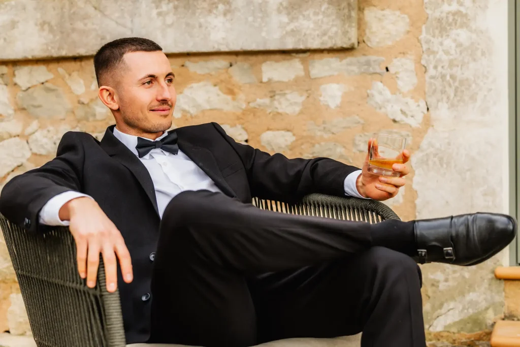 Hochzeitsfotograf Bielefeld Bräutigam lächelt