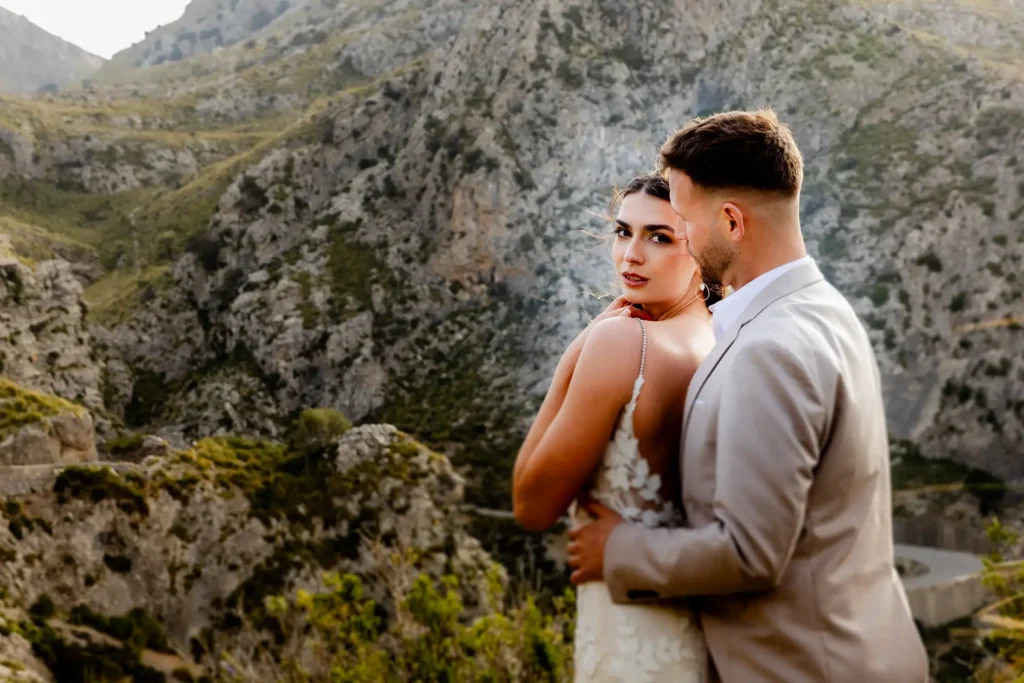 Hochzeitsfotograf Bielefeld Braut und Bräutigam auf dem Berg (30)