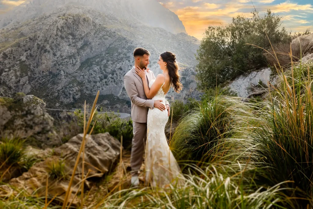 Hochzeitsfotograf Bielefeld Braut und Bräutigam auf dem Berg (31)