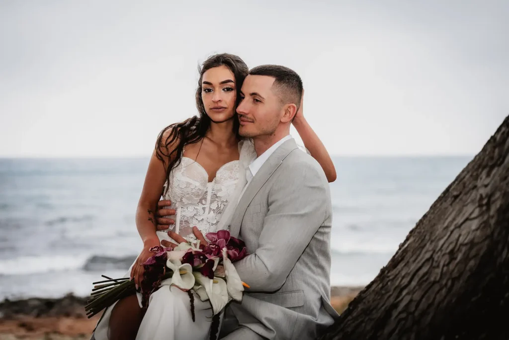 Hochzeitsfotograf Bielefeld Brautpaar verbunden mit Natur und Liebe