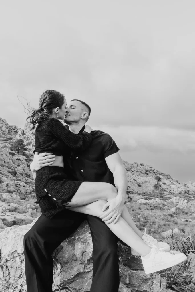 Hochzeitsfotograf Bielefeld Natürliches Paarshooting mit Bergpanorama