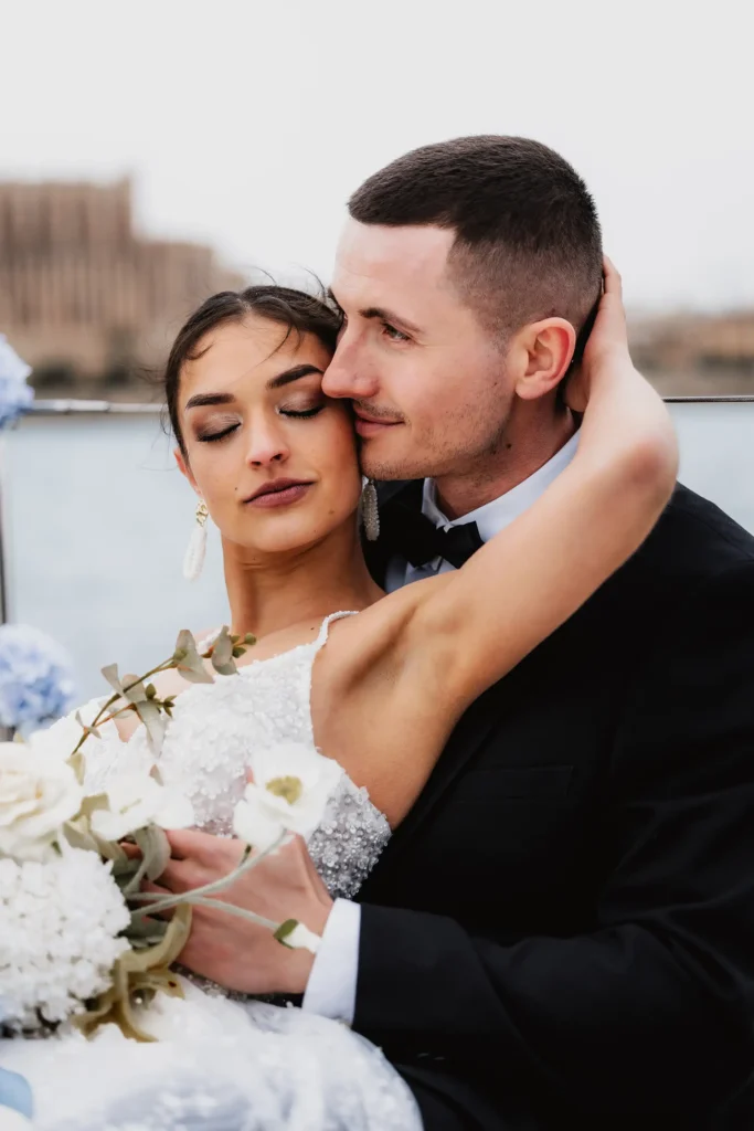 Hochzeitsfotograf Bielefeld Romantische Details auf dem Schiffsdeck eingefangen