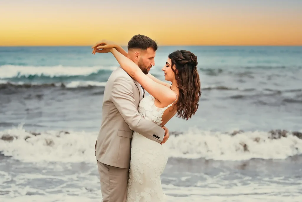 Hochzeitsfotografie Bielefeld Brautpaar am Strand (4)